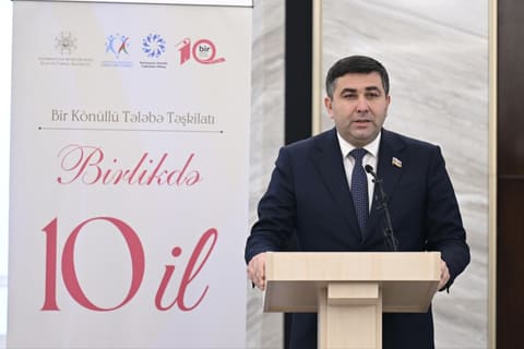 “Bir Könüllü” Tələbələrin Əməkdaşlığı İctimai Birliyinin 10 illik yubileyi qeyd olunub