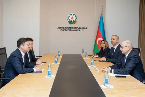 Azərbaycan və Çinin "Universal Energy" şirkəti arasında fikir mübadiləsi aparılıb - Fotolar