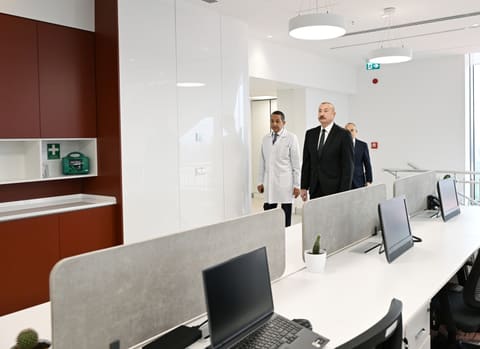  İlham Əliyev dərman preparatları istehsalı müəssisəsinin açılışında iştirak edib