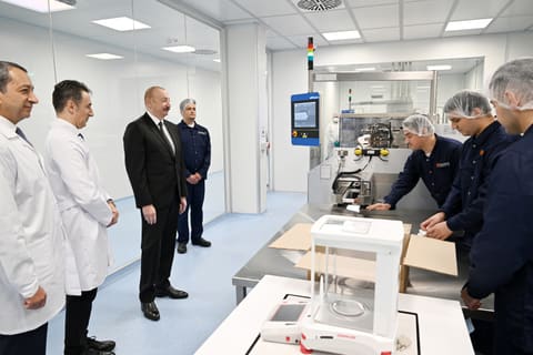  İlham Əliyev dərman preparatları istehsalı müəssisəsinin açılışında iştirak edib