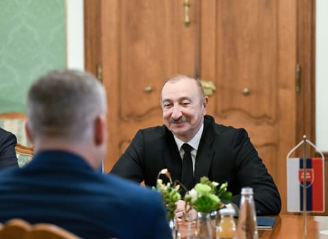 İlham Əliyevin Slovakiya Prezidenti ilə geniş tərkibdə görüşü olub - YENİLƏNİB
