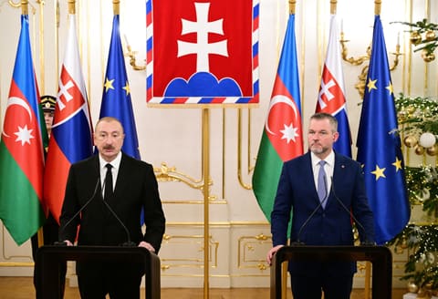 Azərbaycan və Slovakiya prezidentləri mətbuata bəyanatlarla çıxış ediblər - YENİLƏNİB