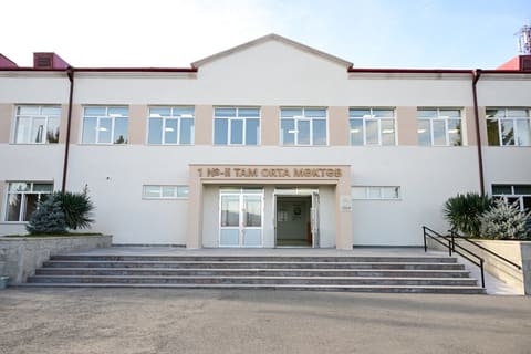Kərkicahan qəsəbə 1 nömrəli tam orta məktəbin binası əsaslı təmirdən sonra istifadəyə verilib