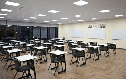 İlham Əliyev Qarabağ Universitetinin Biznes və iqtisadiyyat fakültəsinin binasının açılışında iştirak edib
