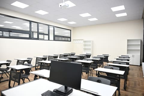 İlham Əliyev Qarabağ Universitetinin Biznes və iqtisadiyyat fakültəsinin binasının açılışında iştirak edib