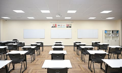 İlham Əliyev Qarabağ Universitetinin Biznes və iqtisadiyyat fakültəsinin binasının açılışında iştirak edib