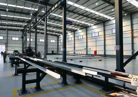 İlham Əliyev Ağdamda metal elektrik dirəklərinin istehsalı müəssisəsinin açılışında iştirak edib