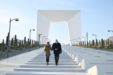 İlham Əliyev Xankəndi şəhərində Zəfər parkının açılışında iştirak edib -YENİLƏNİB