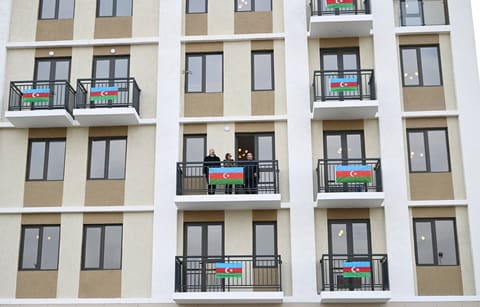 İlham Əliyev Ağdamda 2-ci yaşayış kompleksinin açılışında iştirak edib - YENİLƏNİB