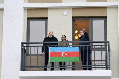 İlham Əliyev Ağdamda 2-ci yaşayış kompleksinin açılışında iştirak edib - YENİLƏNİB