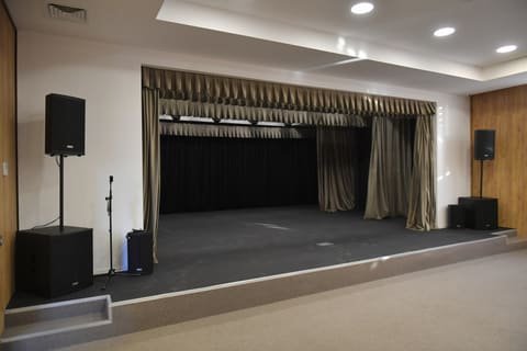 İrəvan Dövlət Azərbaycan Dram Teatrının binası istifadəyə verilib