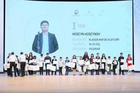 Leyla Əliyeva və Alena Əliyeva Uşaq İncəsənət Festivalının yekun mükafatlandırma mərasimində iştirak ediblər