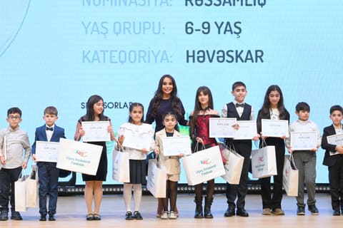 Leyla Əliyeva və Alena Əliyeva Uşaq İncəsənət Festivalının yekun mükafatlandırma mərasimində iştirak ediblər