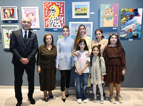 Arzu Əliyeva və Alena Əliyeva “Rənglərdə yaşanan 10 il” mövzusunda keçirilən sərgidə iştirak ediblər