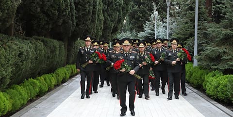 Dövlət Xidmətinin əməkdaşları Ulu Öndər Heydər Əliyevin xatirəsini yad ediblər