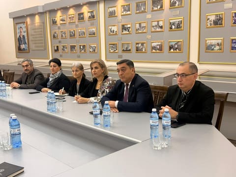 Qaçqınların və Məcburi Köçkünlərin İşləri üzrə Dövlət Komitəsi yanında İctimai Şuranın növbəti iclası keçirilib