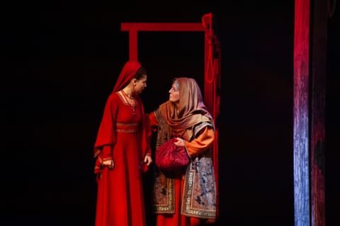 Şəki teatrı “Dar ağacı” tamaşası ilə paytaxt sənətsevərlərinin qonağı olub