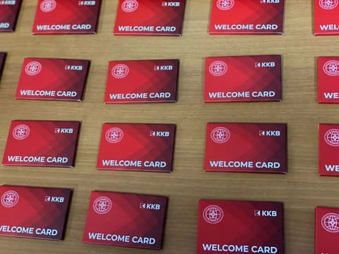 Qırğızıstan xarici vətəndaşların fəaliyyətlərini yaşayış kartı ilə həyata keçirə biləcək