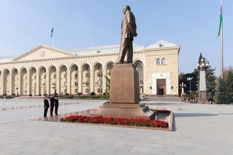 Vilayət Eyvazov Gəncə şəhərində  sıra baxışı keçirib