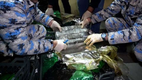 İrandan Rusiyaya “kərəviz və kahı” yükü aparan nəqliyyat vasitəsində narkotik vasitə aşkar edilib