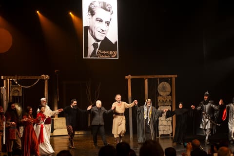 Şəki teatrı “Dar ağacı” tamaşası ilə paytaxt sənətsevərlərinin qonağı olub
