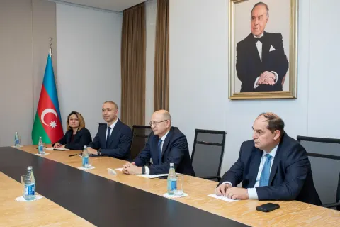 Azərbaycan və Çinin "Universal Energy" şirkəti arasında fikir mübadiləsi aparılıb - Fotolar