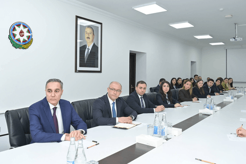 Peşə Təhsili üzrə Dövlət Agentliyinin yeni direktoru kollektivə təqdim olunub - Fotolar