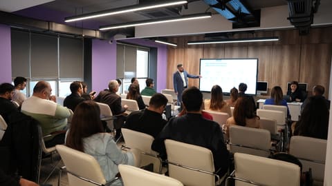 “Süni intellekt standartlarının media kommunikasiyası” mövzusunda media nümayəndələri üçün təqdimat keçirilib