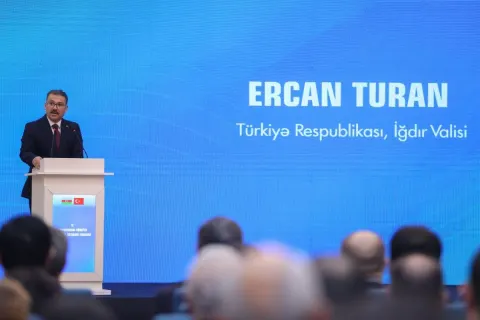 Azərbaycan Türkiyənin sərhədyanı bölgələri ilə iqtisadi-ticarət əlaqələrinin genişləndirilməsini müzakirə edib - Fotolar