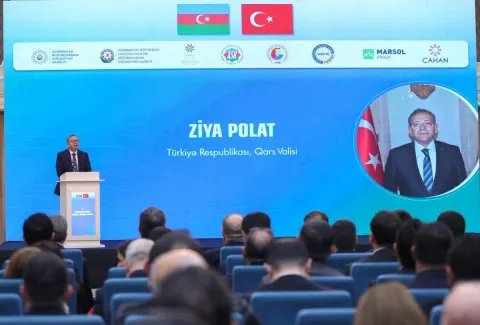 Azərbaycan Türkiyənin sərhədyanı bölgələri ilə iqtisadi-ticarət əlaqələrinin genişləndirilməsini müzakirə edib - Fotolar