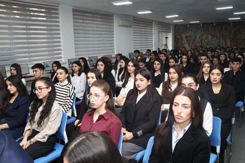 Nazir müavini BSU-nun tələbələri ilə görüş keçirib