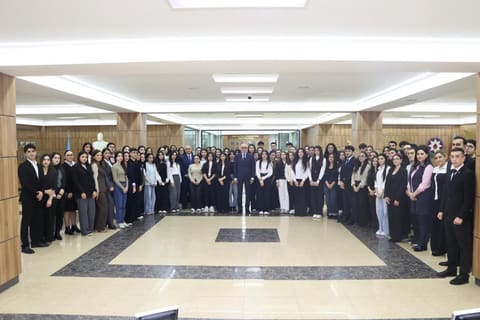 Nazir müavini BSU-nun tələbələri ilə görüş keçirib