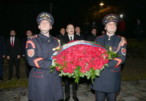 Azərbaycan və Slovakiya prezidentləri Bratislavada “Azadlıq Qapısı” abidəsini ziyarət ediblər