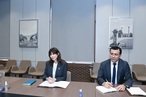 Ceyhun Bayramov Vladanka Andreyevanı diplomatik fəaliyyətinin başa çatması ilə əlaqədar qəbul edib