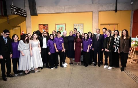 Leyla Əliyeva və Alena Əliyeva DOST İnklüziv İnkişaf və Yaradıcılıq Mərkəzini ziyarət ediblər