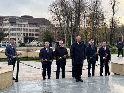 Kamran Əliyev Rumıniyada işgüzar səfərdədir