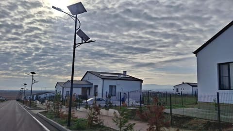 Azad edilmiş ərazilərdə 7000-dən artıq LED işıqlandırma qurğusu quraşdırılıb