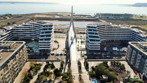 Paytaxtda unikal piyada körpüsü inşa edilib