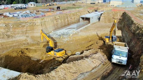 Paytaxtda yeni avtomobil və piyada tunellərinin tikintisinə başlanılıb