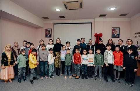 Arzu Əliyeva və Alena Əliyeva Həssas əhali qruplarından olan şəxslər üçün Sığınacaq və Sosial Reabilitasiya Müəssisəsini ziyarət ediblər