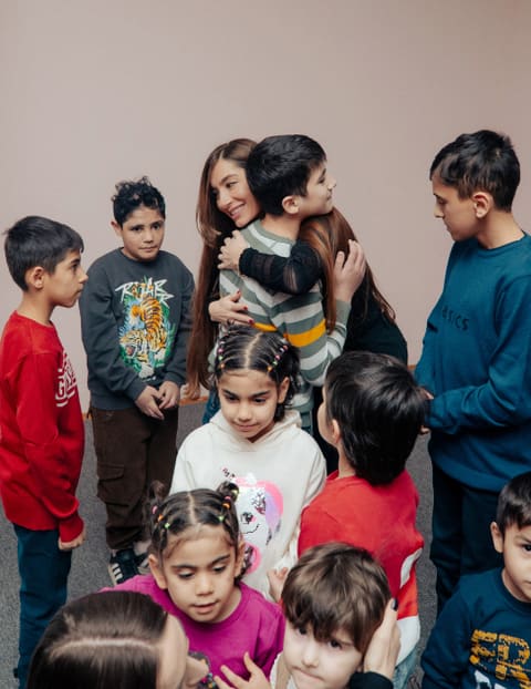 Arzu Əliyeva və Alena Əliyeva Həssas əhali qruplarından olan şəxslər üçün Sığınacaq və Sosial Reabilitasiya Müəssisəsini ziyarət ediblər