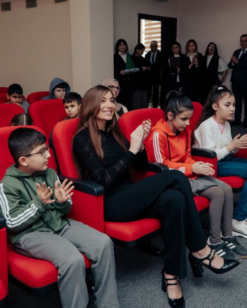 Arzu Əliyeva və Alena Əliyeva Həssas əhali qruplarından olan şəxslər üçün Sığınacaq və Sosial Reabilitasiya Müəssisəsini ziyarət ediblər