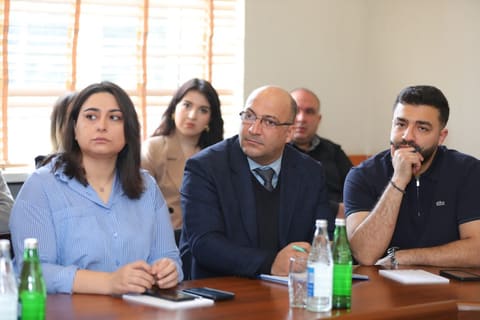 Teleradio Akademiyasında “Mediada Azərbaycan dili” mövzusunda təlimlər başlanıb
