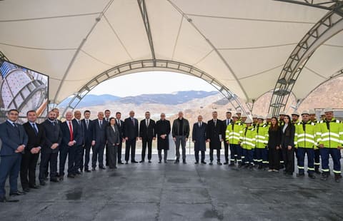 İlham Əliyev Ağdərənin Canyataq kəndində “Dəmirli” Filiz Emalı Kompleksinin fəaliyyəti ilə tanış olub - YENİLƏNİB