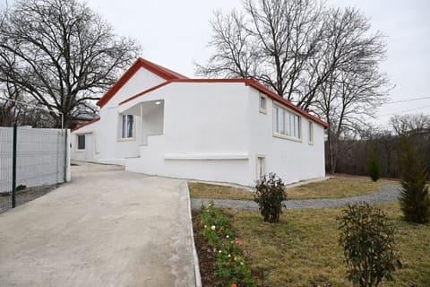  İlham Əliyev Ağdərə rayonunun Çıldıran kəndində görülmüş işlərlə tanış olub  - YENİLƏNİB