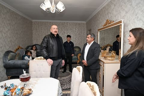 İlham Əliyev Ağdərə rayonunun Aşağı Oratağ kəndində görülmüş işlərlə tanış olub - YENİLƏNİB