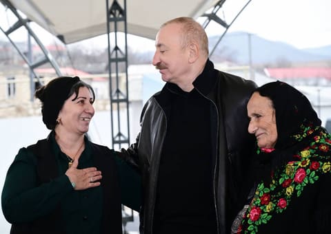 Prezident Ağdərənin Aşağı Oratağ, Çıldıran, Heyvalı və Çapar kəndlərinin sakinləri ilə görüşüb - YENİLƏNİB