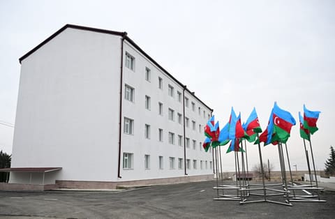 Prezident İlham Əliyev Ağdərə şəhərinin Baş planı ilə tanış olub