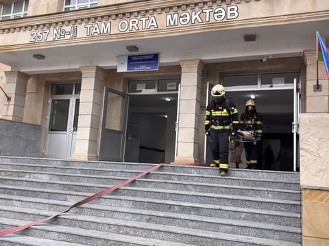 FHN orta məktəbdə təlim keçirib