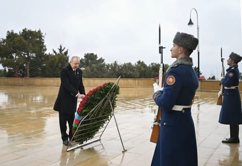 Prezident İlham Əliyev 20 Yanvar şəhidlərinin xatirəsini yad edib